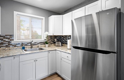 Roosevelt Condo | 21 Chelsea Place 1 Bedroom Condo by RedAwning