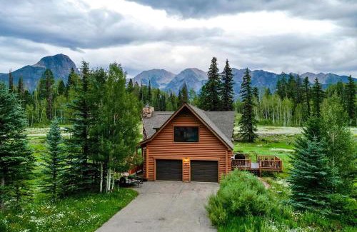 Purgatory House | 21 Meadowview Drive