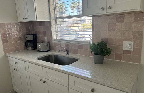 Bay Esplanade Apartment | 21 · Surf n Sand 2 Bedroom Apartment by the Water 21