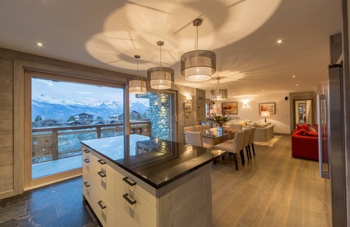 Saint-Pierre-de-Clages Apartment | 210 m² Apartment ∙ 4 bedrooms ∙ 8 guests