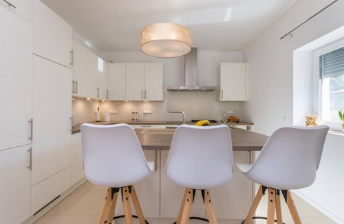 Turanj House | 210 m² House ∙ 3 bedrooms ∙ 6 guests