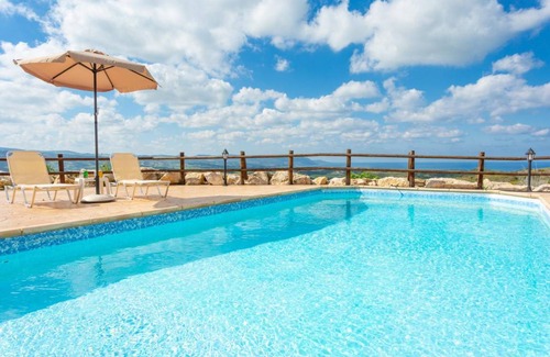 Latchi Villa | 210 m² Villa ∙ 3 bedrooms ∙ 6 guests
