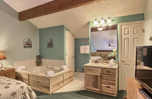 Charlevoix House | 210 Pointes North Inn