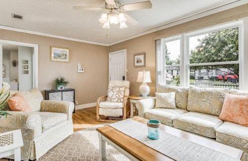 Navy Point House | 214 Payne Rd