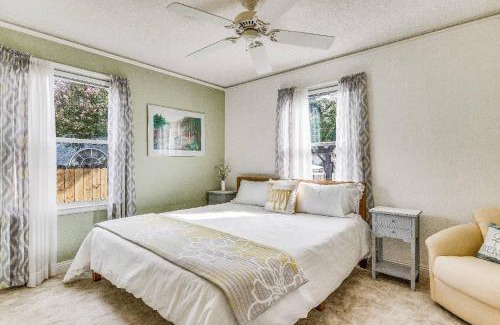 Navy Point House | 214 Payne Rd