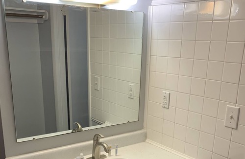 Summerlee Apartment | 215 Studio style room with king bed suitable for 2 adults. Free parking.