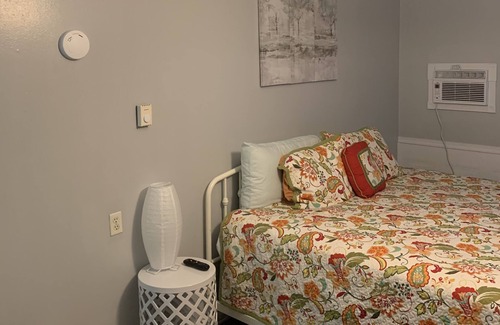 Summerlee Apartment | 215 Studio style room with king bed suitable for 2 adults. Free parking.