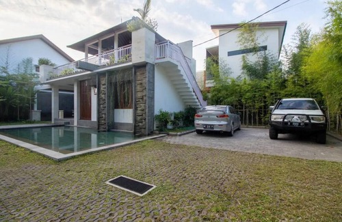 Sanur Villa | 217 m² Villa ∙ 4 bedrooms ∙ 8 guests