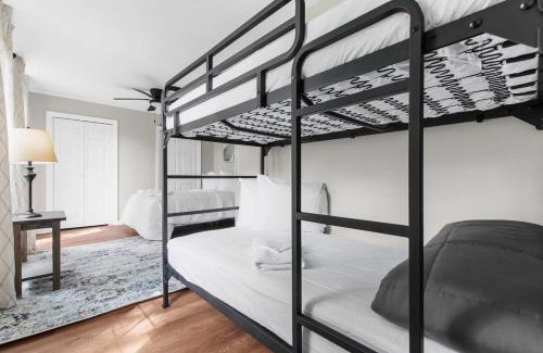 Birmingham House | 21st Street Evergreen Charm