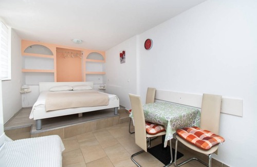 Grebastica Apartment | 22 m² Apartment ∙ 2 guests