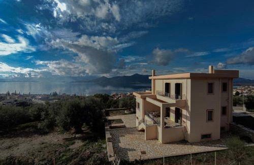 Aktio-Vonitsa House | 220 m² House ∙ 4 bedrooms ∙ 9 guests