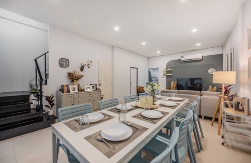 Chom Phon House | 220 m² House ∙ 5 bedrooms ∙ 11 guests