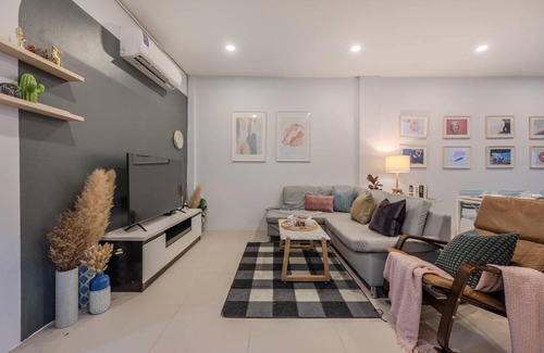 Chom Phon House | 220 m² House ∙ 5 bedrooms ∙ 11 guests