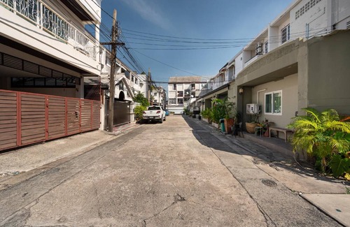 Chom Phon House | 220 m² House ∙ 5 bedrooms ∙ 11 guests