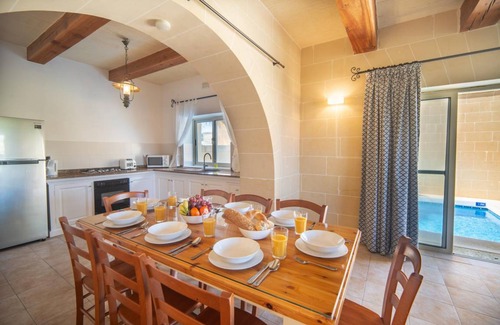Ta' Għammar Villa | 220 m² Villa ∙ 4 bedrooms ∙ 9 guests