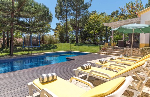 Colares Villa | 220 m² Villa ∙ 4 bedrooms ∙ 10 guests