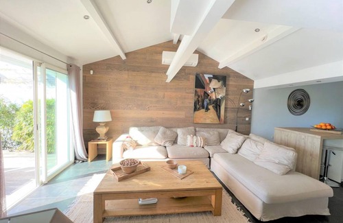 Porto-Vecchio Villa | 220 m² Villa ∙ 5 bedrooms ∙ 12 guests