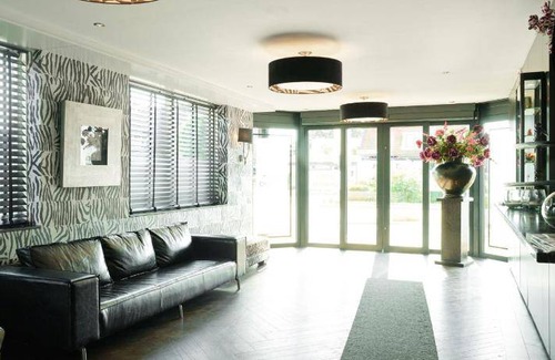 Aalsmeer Hotel | 221 m² Hotel ∙ 5 bedrooms ∙ 12 guests