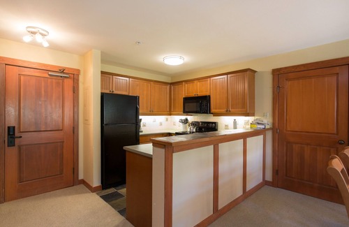 Salt Lake Mountain Resorts Condo | 2211 - Two Bedroom Standard Eagle Springs East by RedAwning