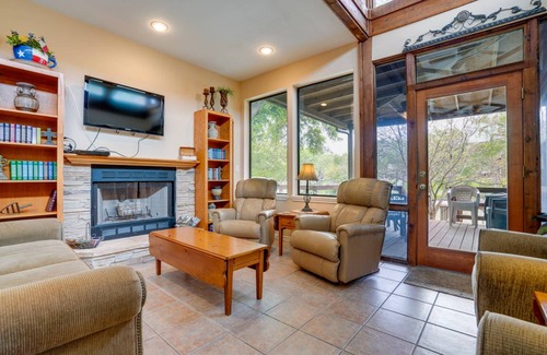 McQueeney House | 222 m² House ∙ 3 bedrooms ∙ 8 guests