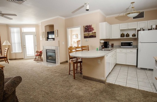 Delavan Lake Condo | 223 - Premium Lakefront Two Bedroom Condo Suite