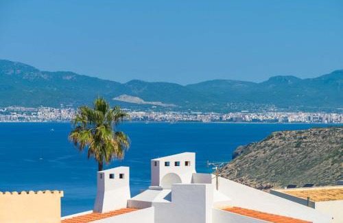Badia Blava Villa | 2263 Sunny holiday home with views over the bay of Palma