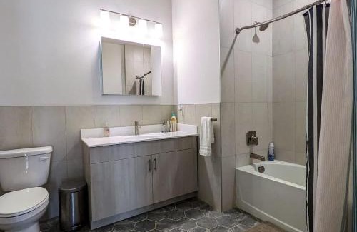 Dunellen Apartment | 227 Modern 1BR Apt Walk to NJT