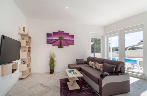 Zdrelac House | 228 m² House ∙ 4 bedrooms ∙ 8 guests