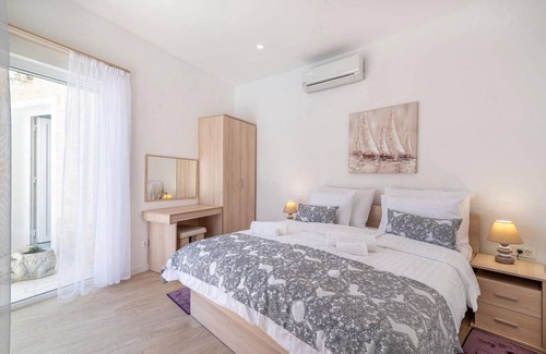 Zdrelac House | 228 m² House ∙ 4 bedrooms ∙ 8 guests