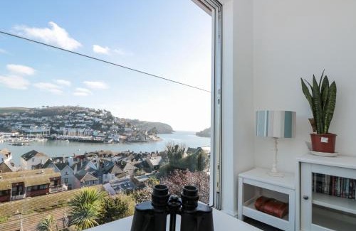 Dartmouth Apartment | 23 Above Town
