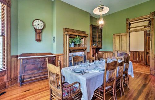Hutto House | 23-Acre Victorian Farmhouse 30 Min to Austin!