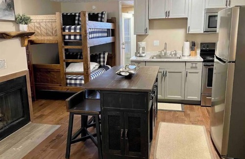 Snowshoe Condo | 23 Mountain Crest, Snowshoe, WV - Country Chic