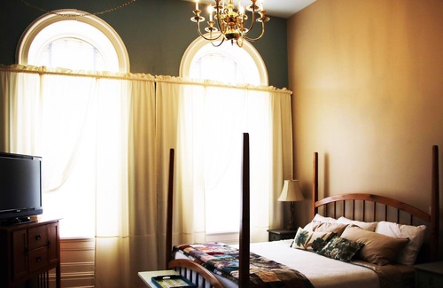 Downtown House | 23 Steps Inn