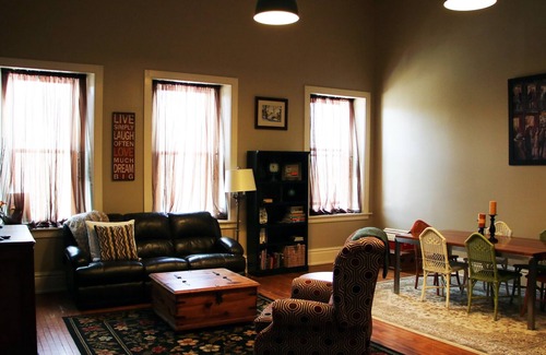 Downtown House | 23 Steps Inn