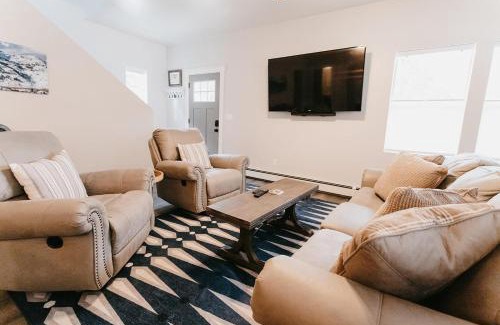 Ouray House | 230 9th Avenue