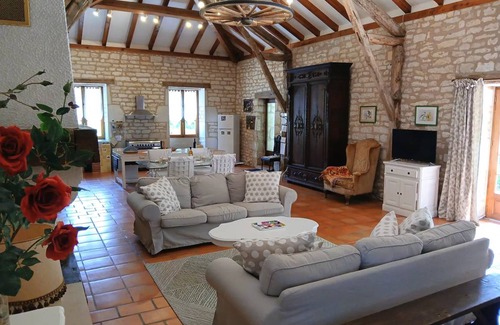 Cezac House | 230 m² House ∙ 2 bedrooms ∙ 6 guests