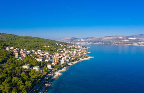 Municipality of Trogir House | 230 m² House ∙ 4 bedrooms ∙ 8 guests