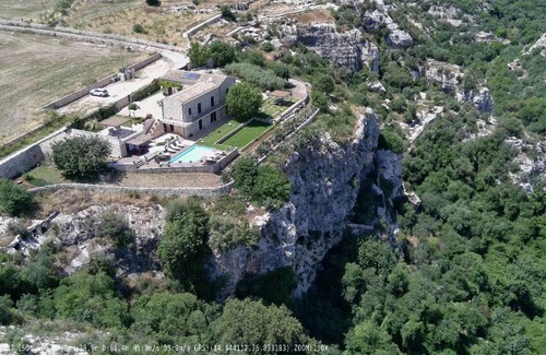 Modica House | 230 m² House ∙ 7 bedrooms ∙ 16 guests
