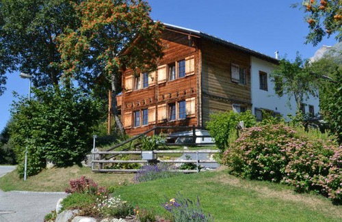 Tavanasa House | 230 m² House ∙ 5 bedrooms ∙ 10 guests
