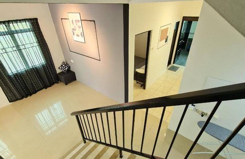 Simpang House | 230 m² House ∙ 4 bedrooms ∙ 10 guests
