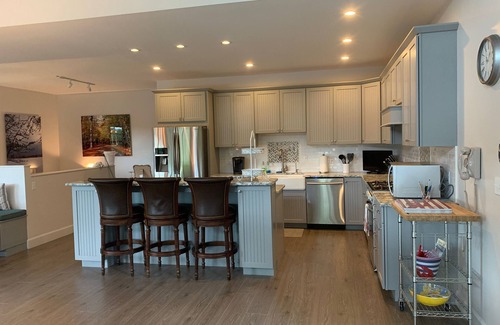Windham House | 2300 SF, 3 Bdrm, 3.5 Bath Vacation Home Steps from Highland Lake
