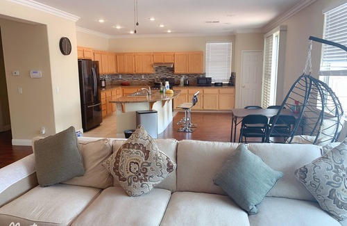Rhodes Ranch House | 2300SF LUX 3BD HOUSE WITH BIG BACK YARD