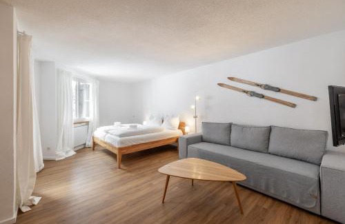 Vulpera Apartment | 2302 Charmante 2,5-Zimmer-Wohnung mit Suedbalkon und stilvoller Einrichtung