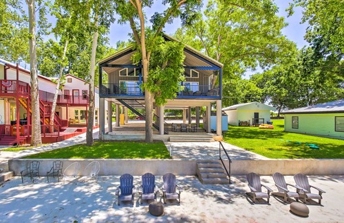 McQueeney House | 232 m² House ∙ 4 bedrooms ∙ 8 guests