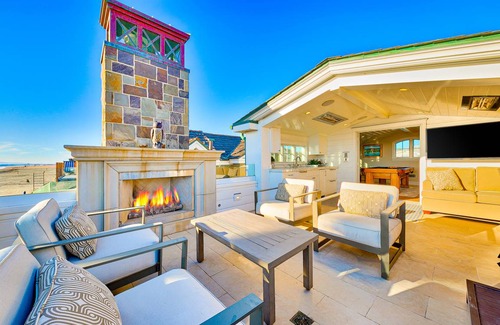Santa Ana Heights House | 232 m² House ∙ 3 bedrooms ∙ 8 guests