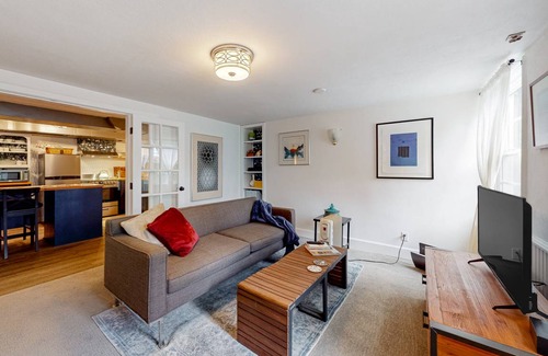 Multnomah House | 237 m² House ∙ 2 bedrooms ∙ 4 guests