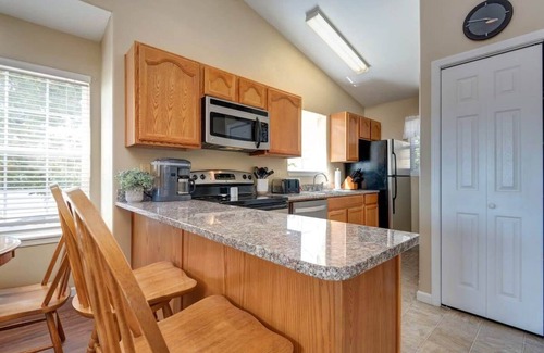 Indian Point Condo | 24-6 Serenity Escape Lake View Penthouse w/Indoor/Outdoor Pool/Splash Pad Near