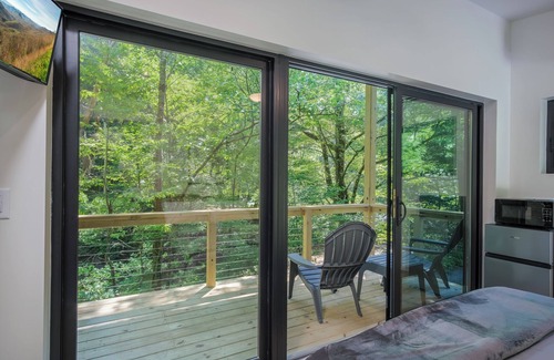 Rosman Cabin | 24 Caddisfly Court - Riverfront Fishing Cabin