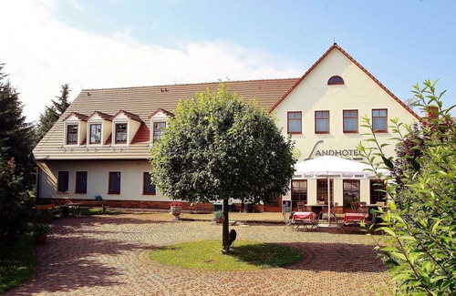 Neuwiese House | 24 double rooms - Landhotel Neuwiese with traditional inn An der Mühle