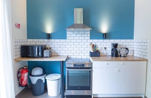 Leuze-en-Hainaut Bed & Breakfast | 24 mins from Pairi Daiza | Quiet house with fire pit